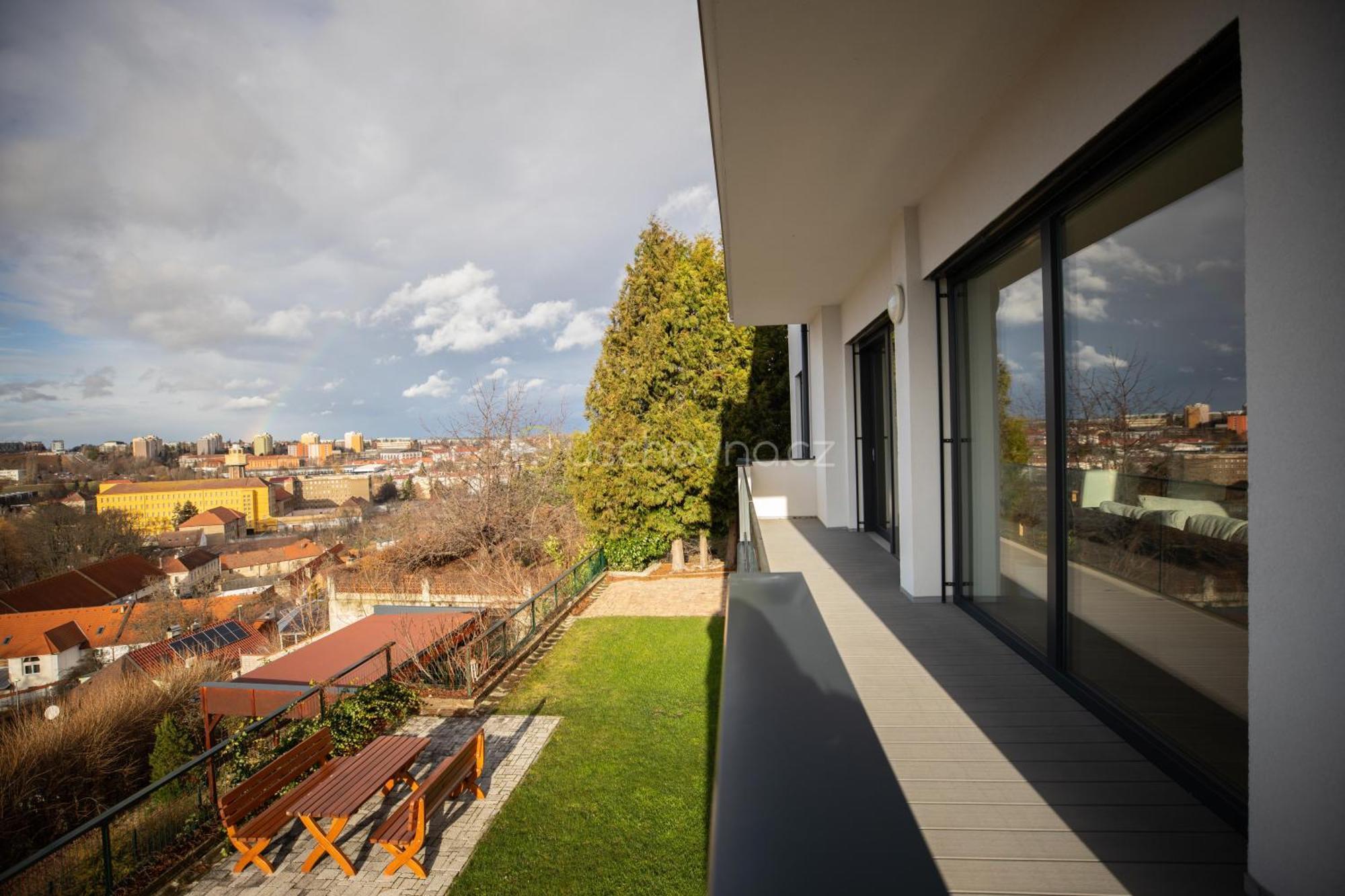 Airport Luxury Apartment & Spa Praga Exterior foto