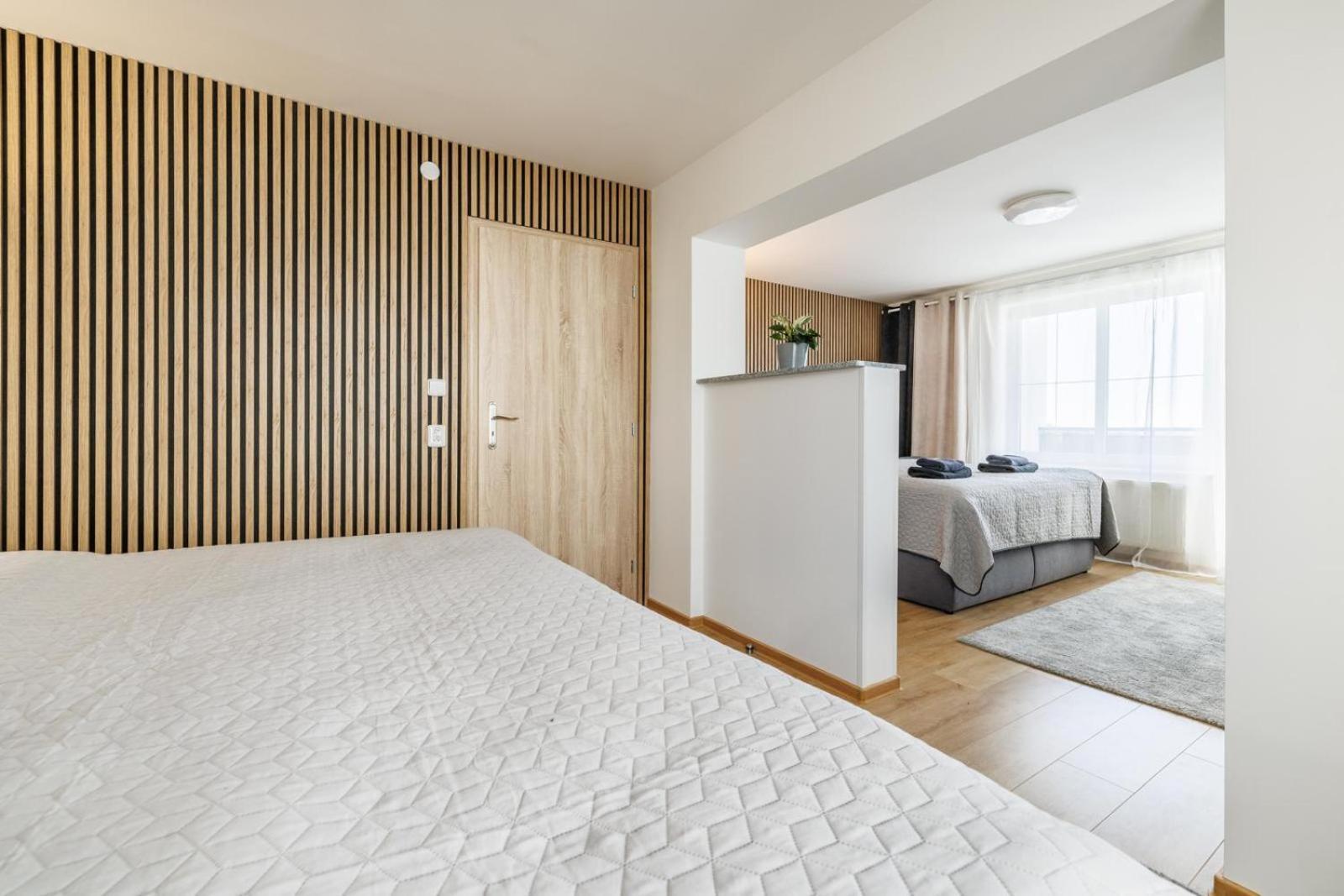 Airport Luxury Apartment & Spa Praga Exterior foto