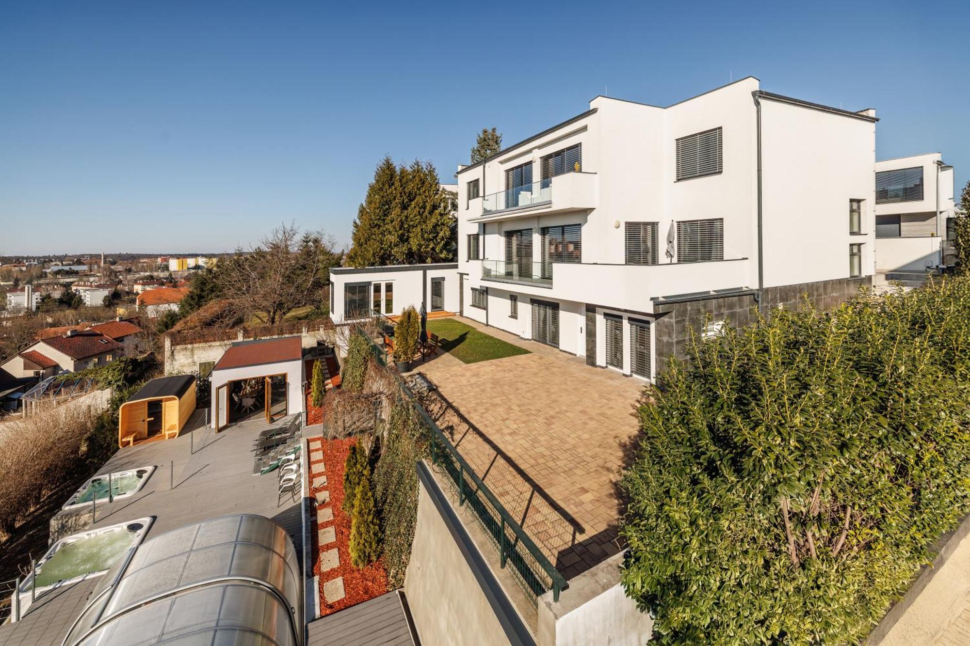 Airport Luxury Apartment & Spa Praga Exterior foto