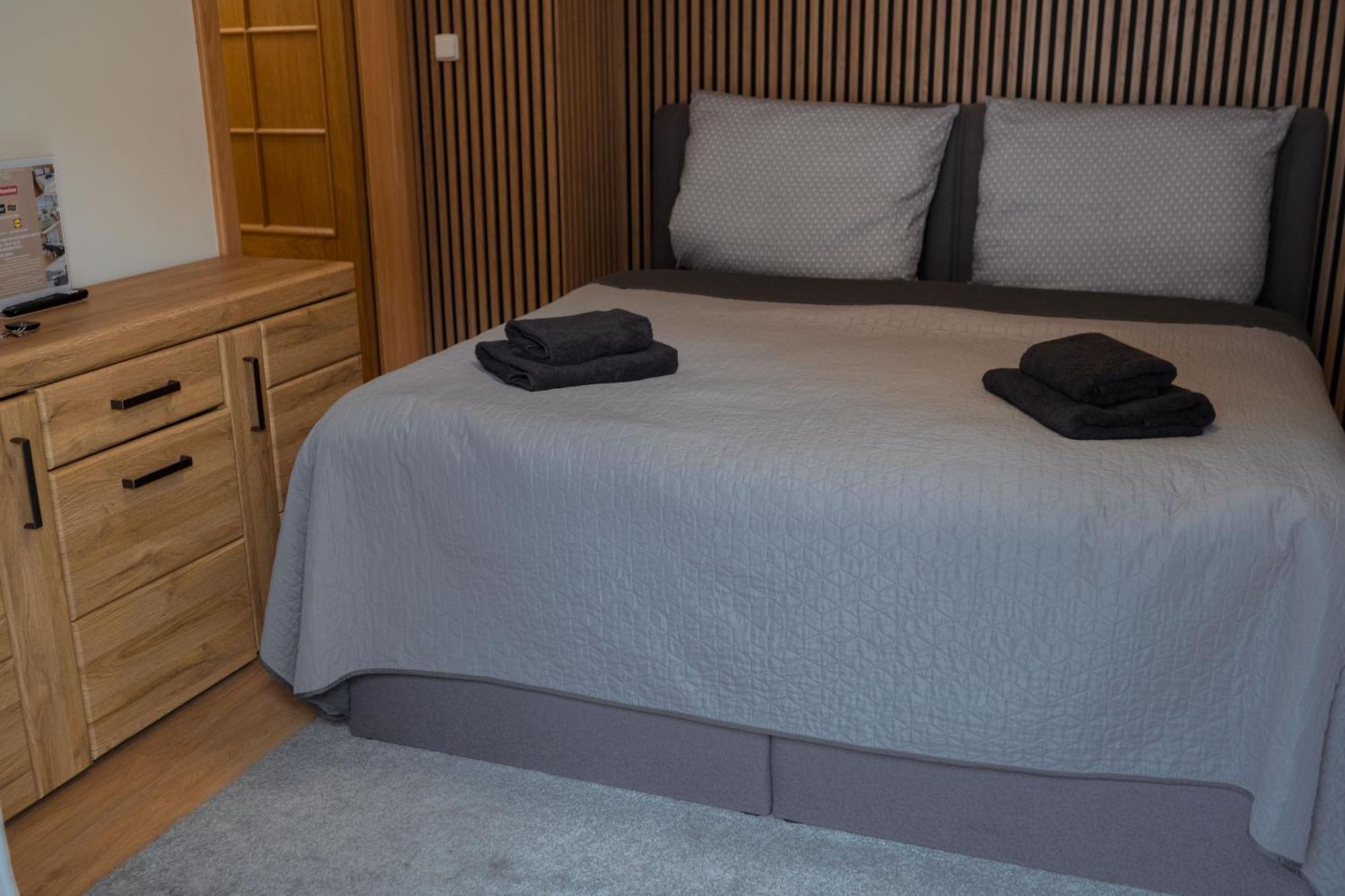 Airport Luxury Apartment & Spa Praga Quarto foto